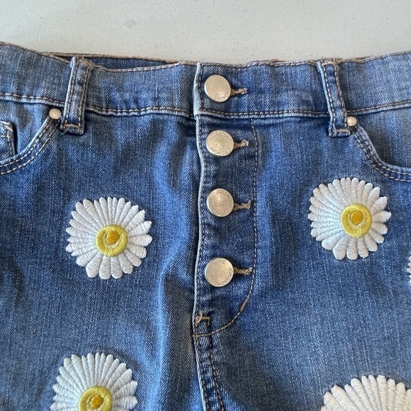 Jordache embroidered flower design adjustable  waist shorts size 16 daisy denim - Picture 8 of 17